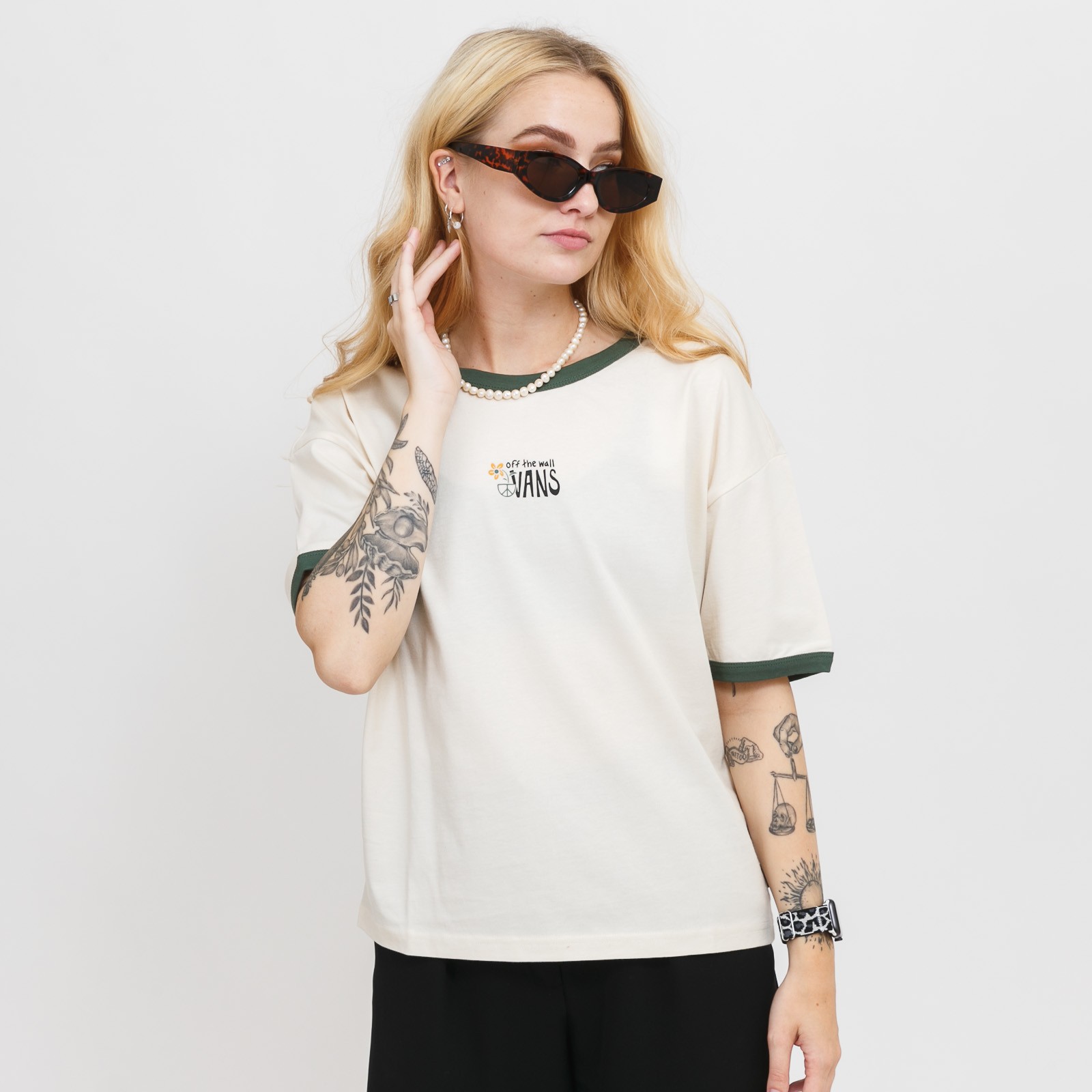 Levně In our hands relaxed ringer tee xl
