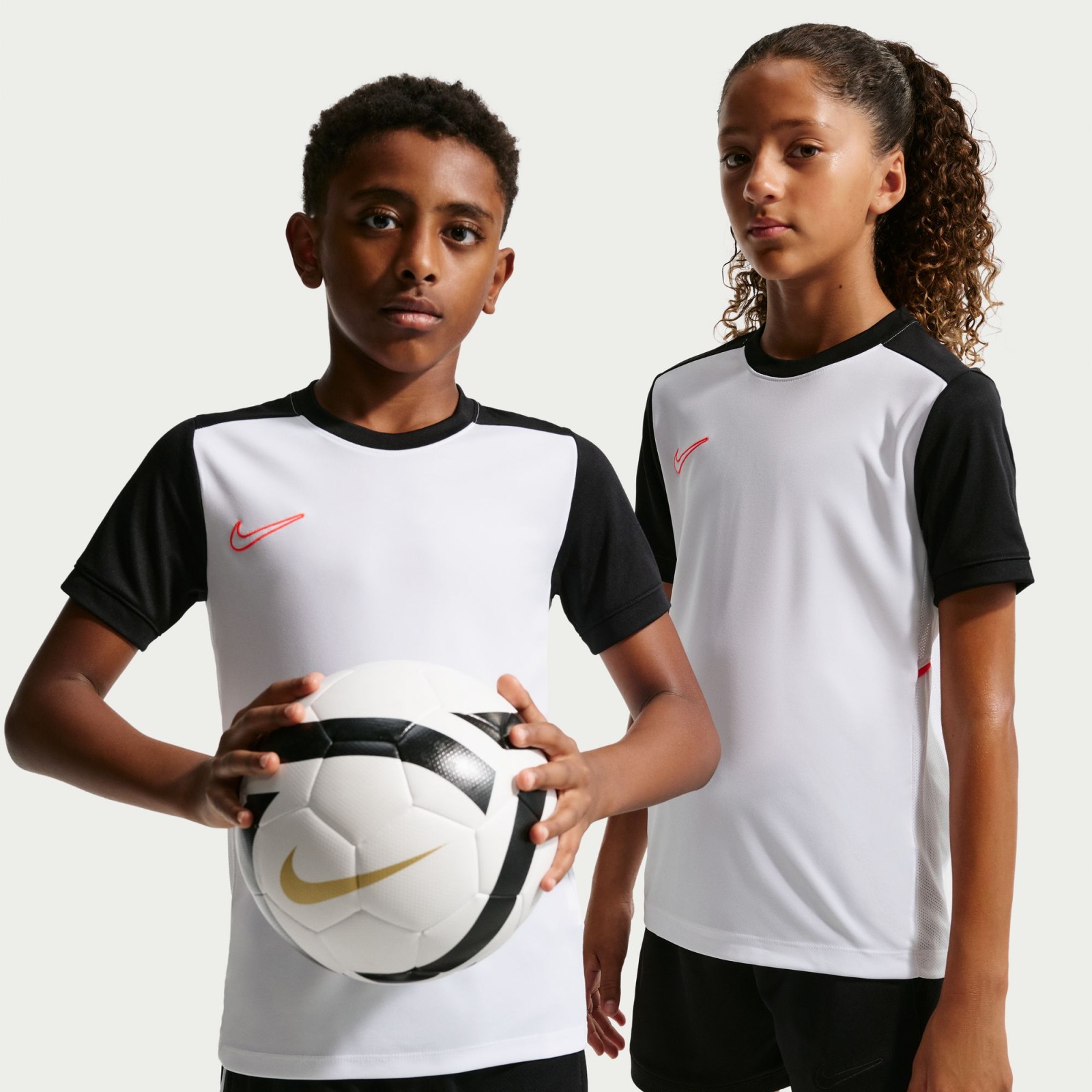 Nike Academy S