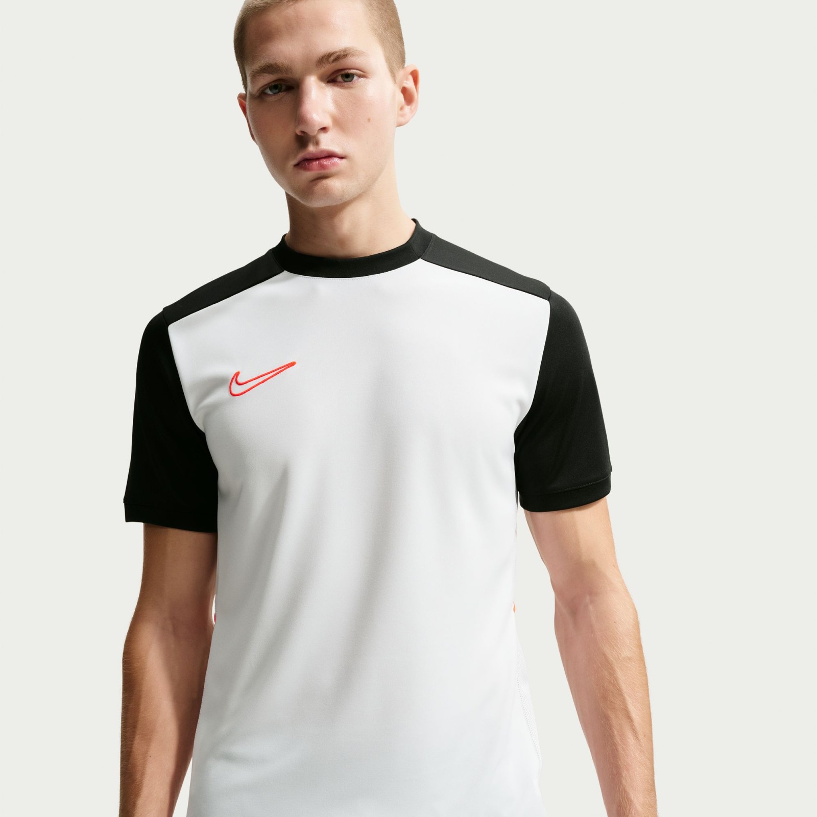 Nike Academy M