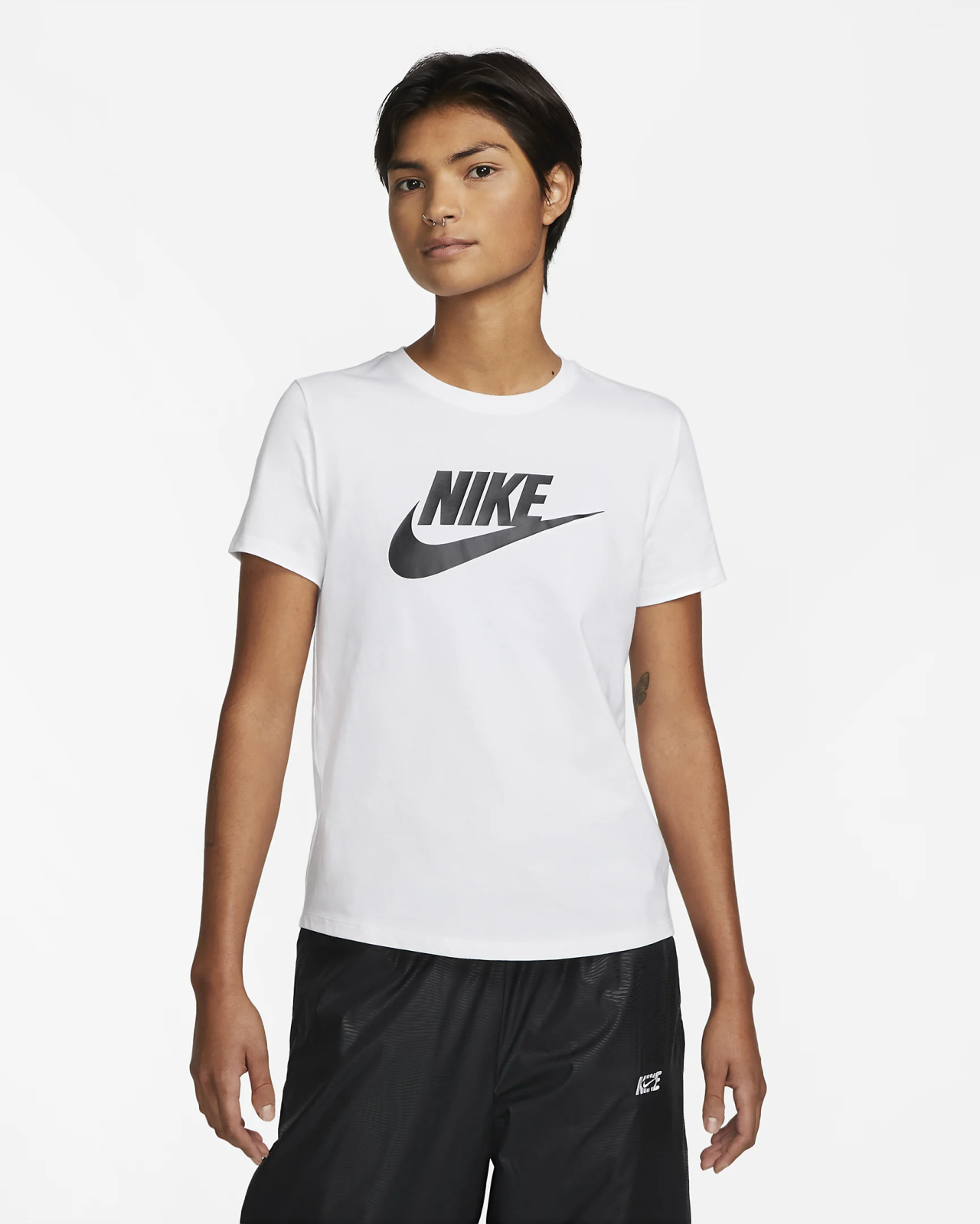 Levně Nike Sportswear Essentials S