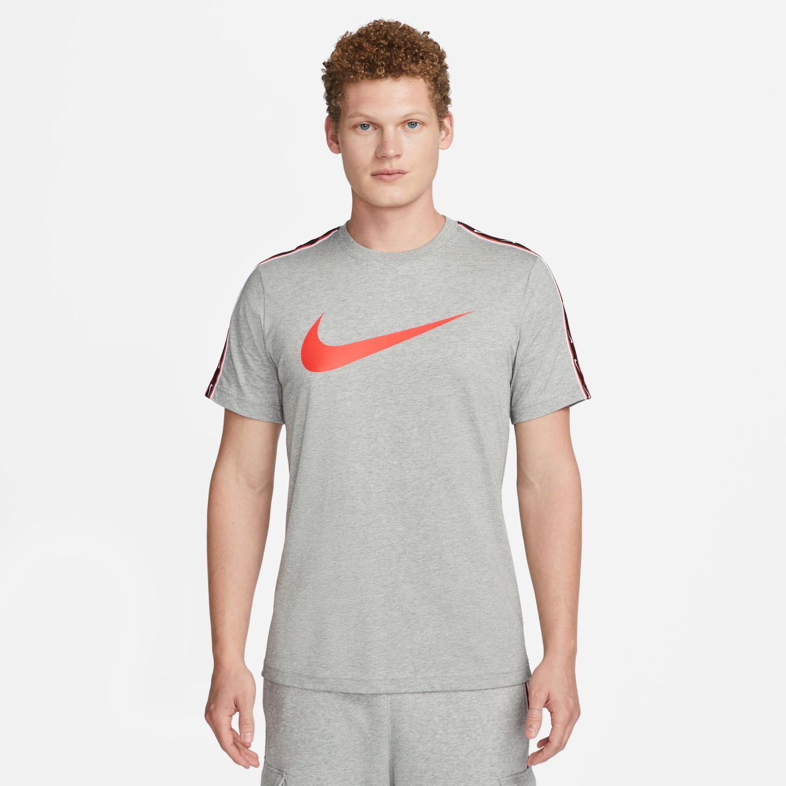 Levně Nike M NSW REPEAT SW SS TEE S