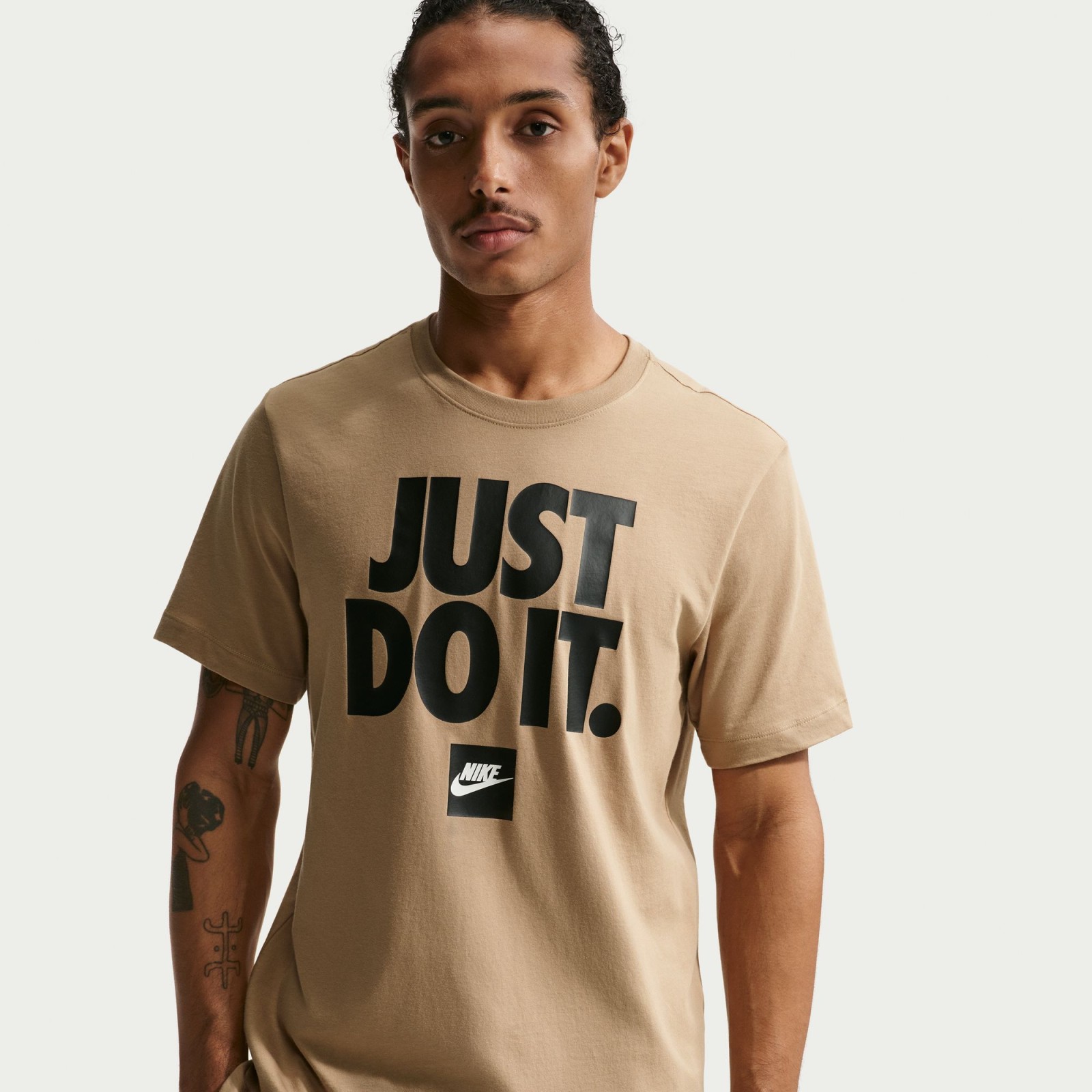 Nike Sportswear Tee S