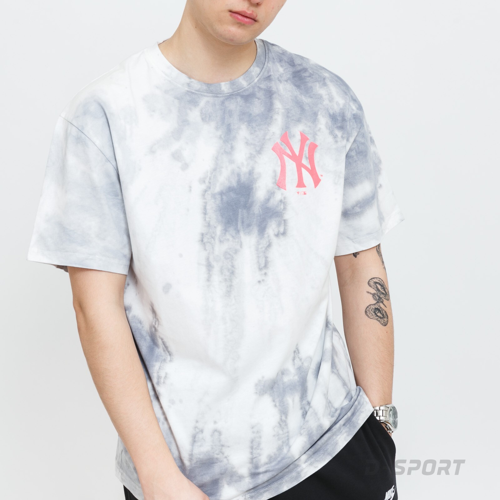 Fanatics Tie Dye Graphic T-Shirt