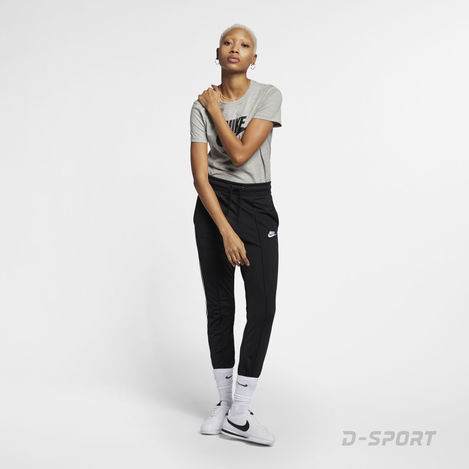 Nike Sportswear Essential